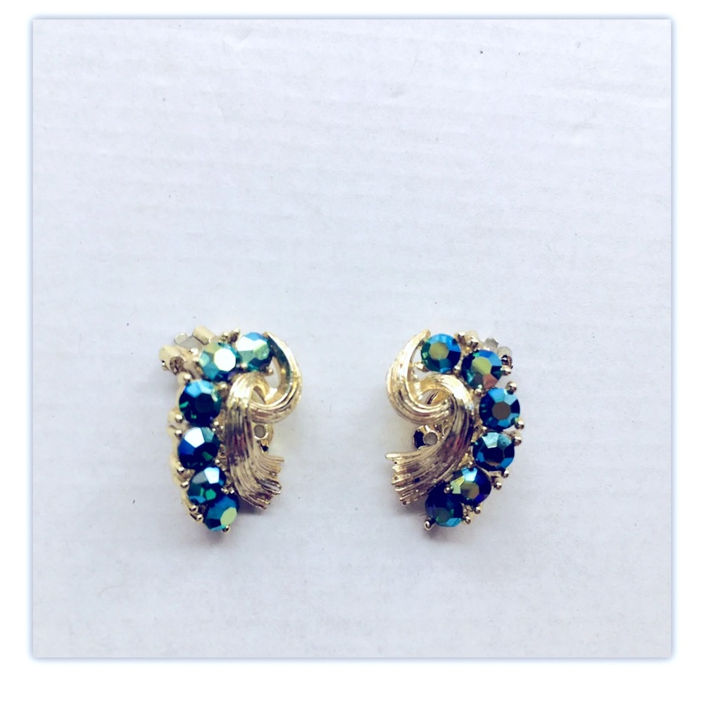 Vintage Signed LISNER Blue Green Rhinestone & Gold Tone Clip Earrings